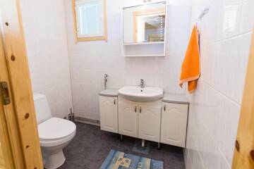 Фото номера Дом с 3 спальнями Дома для отпуска Resort Naaranlahti Cottages г. Нааранлахти 8